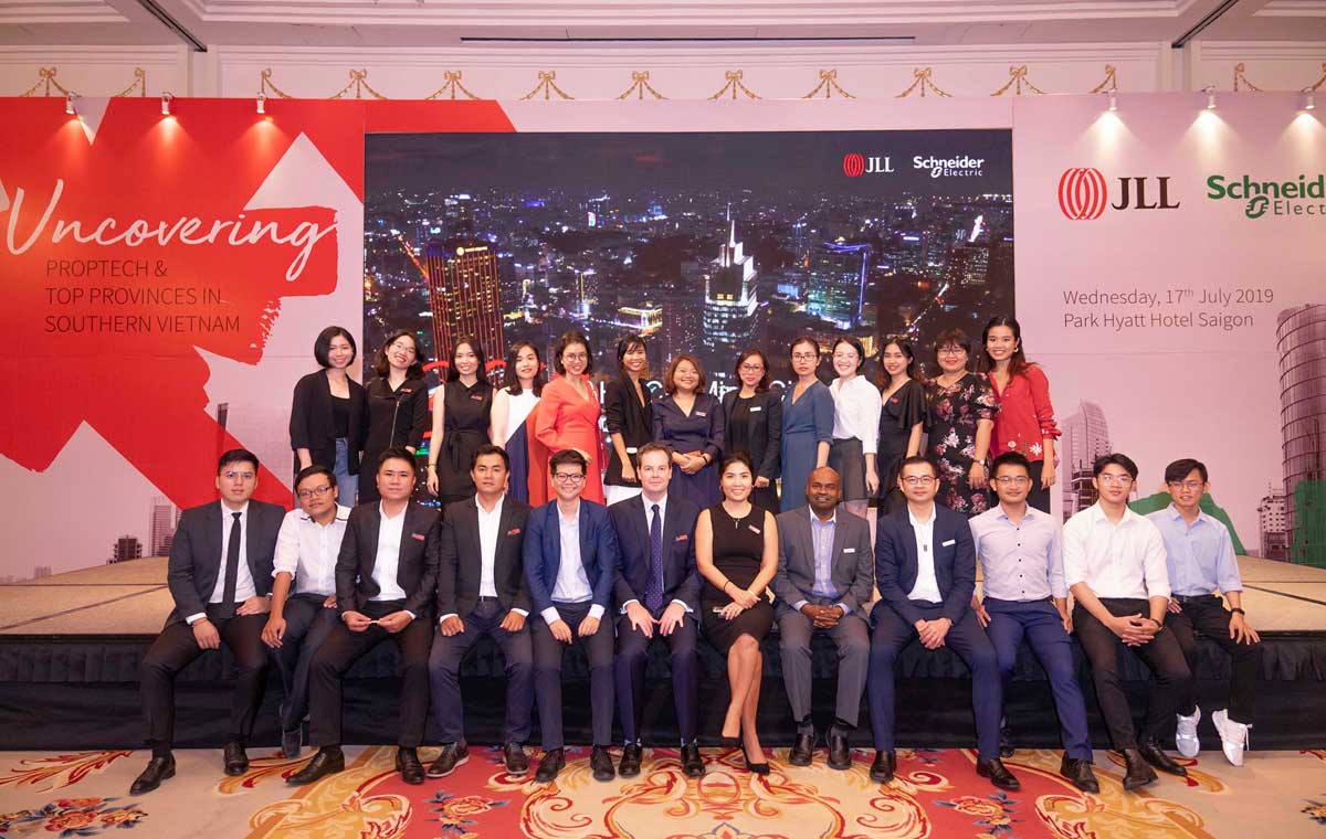 Công ty JLL tuyển dụng